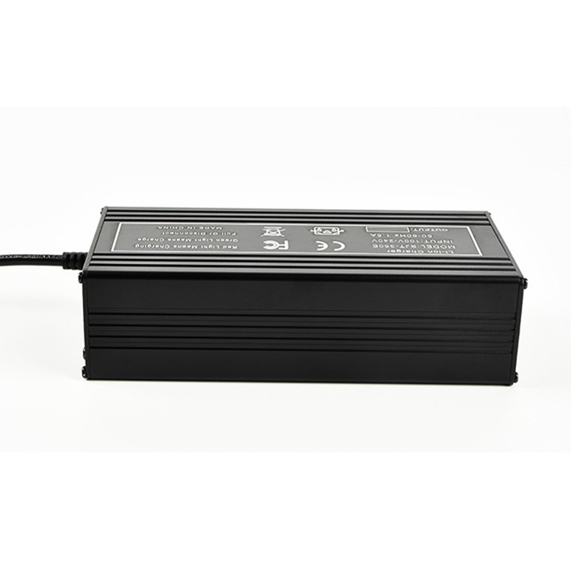 شاحن بطارية ليثيوم ، شاحن سريع - مراجعة 84V 20A Smart Charger وسعره